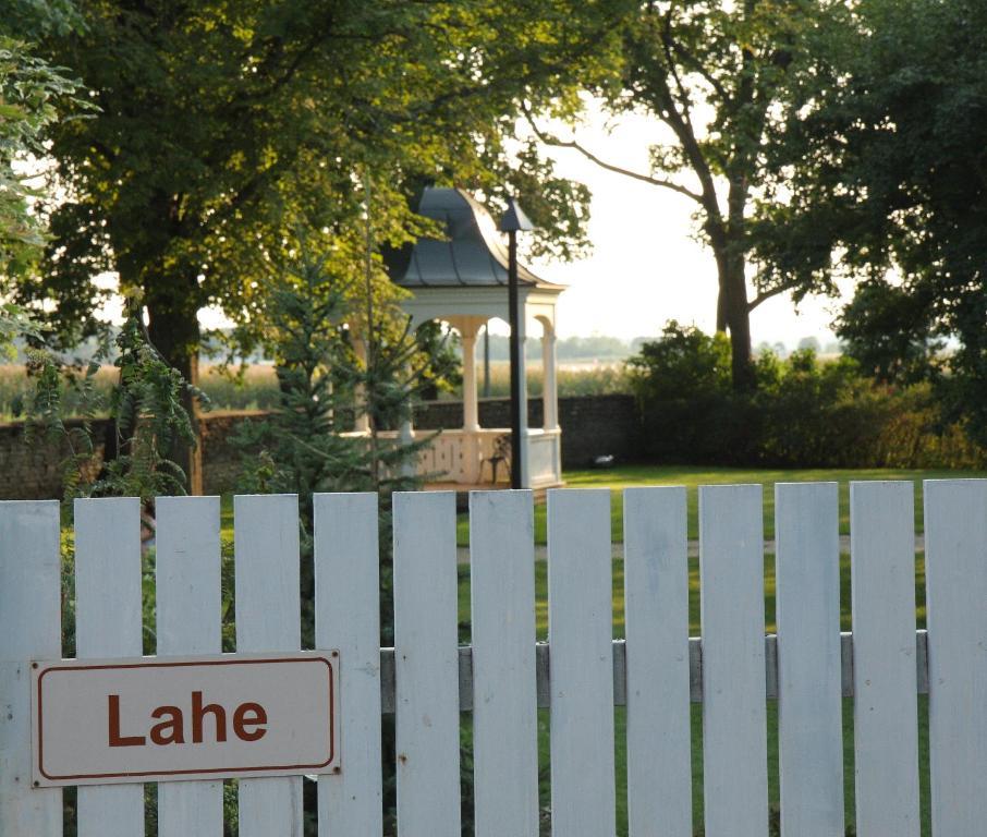 Lahe Guesthouse Haapsalu Exterior photo